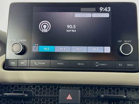 Used 2023 Honda HR-V LX image 16