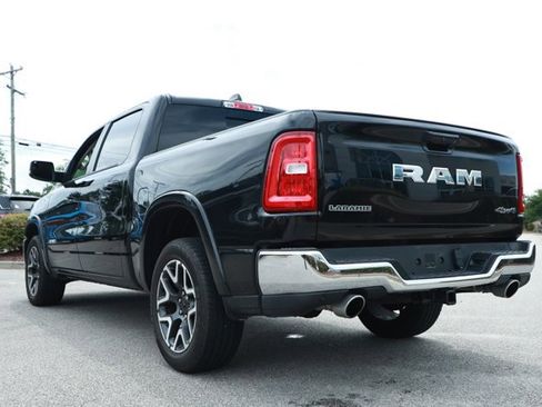 Used 2025 RAM 1500 Laramie AWD/4WD image 9