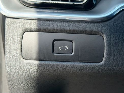 Used 2023 Volvo XC60 B5 Core AWD/4WD image 34