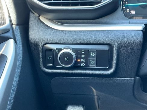 Used 2022 Ford Explorer XLT w/ Equipment Group 202A AWD/4WD image 20