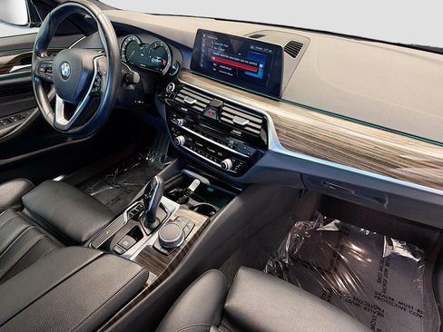 Used 2018 BMW 530i RWD image 12