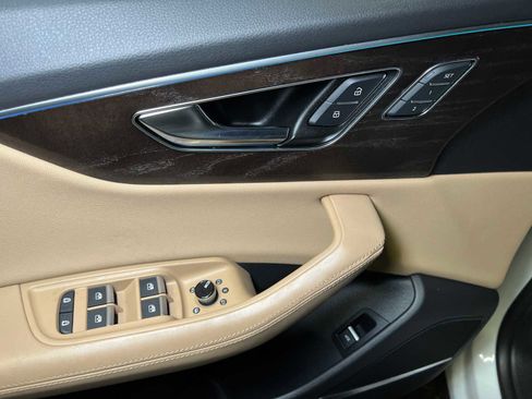 Used 2022 Audi Q8 Prestige image 25