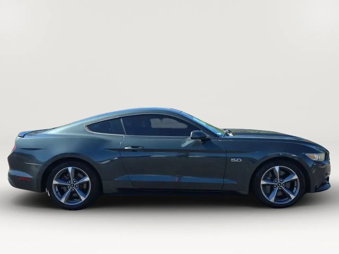 Used 2016 Ford Mustang GT RWD image 9