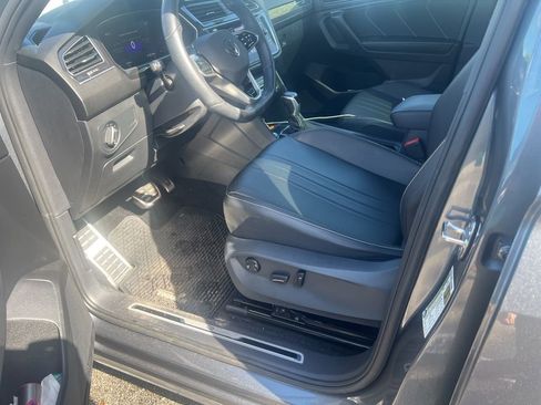 Certified 2023 Volkswagen Tiguan SE R-Line image 3