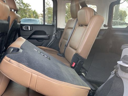 Used 2022 Jeep Wrangler Unlimited Rubicon w/ Trailer Tow Package image 36