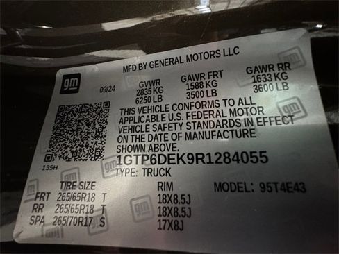 Used 2024 GMC Canyon AT4 w/ AT4 Premium Package image 27