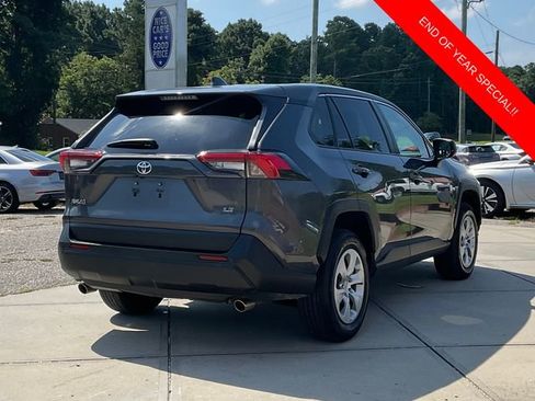 Used 2022 Toyota RAV4 LE image 7