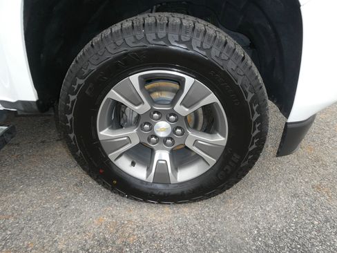 Used 2019 Chevrolet Colorado Z71 image 30