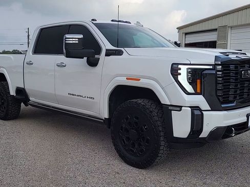 Used 2024 GMC Sierra 2500 Denali Ultimate image 2