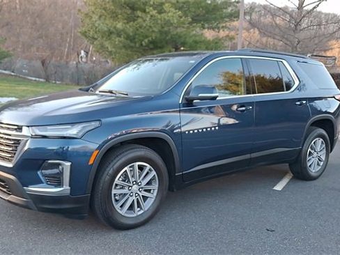 Used 2023 Chevrolet Traverse LT image 4