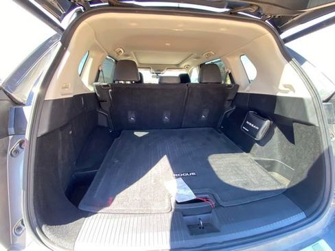 Used 2023 Nissan Rogue S image 17