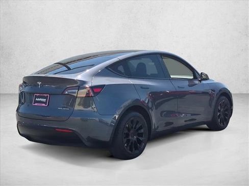 Used 2023 Tesla Model Y Long Range AWD/4WD image 5