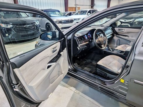 Used 2016 Toyota Camry XSE w/ Moonroof Package FWD image 15