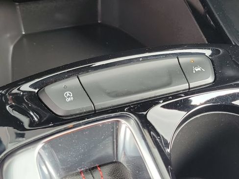 Certified 2025 Chevrolet Trax RS w/ Driver Confidence Package FWD image 30