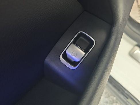 Used 2022 Mercedes-Benz EQS AMG 4MATIC w/ Exclusive Trim Package image 27