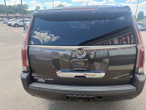 Used 2015 Cadillac Escalade Luxury AWD/4WD image 9
