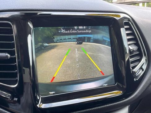 Used 2018 Jeep Compass Limited w/ Navigation Group FWD image 20