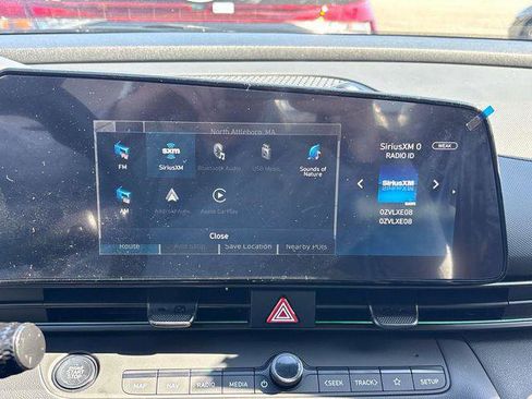 New 2025 Hyundai Elantra SEL image 11