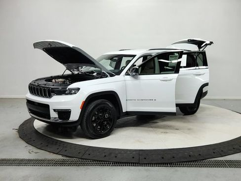 Used 2023 Jeep Grand Cherokee L Limited w/ Luxury Tech Group II AWD/4WD image 12
