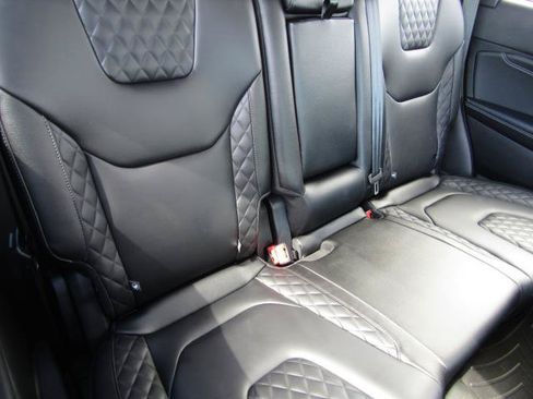 Used 2024 Ford Edge Titanium AWD/4WD image 10