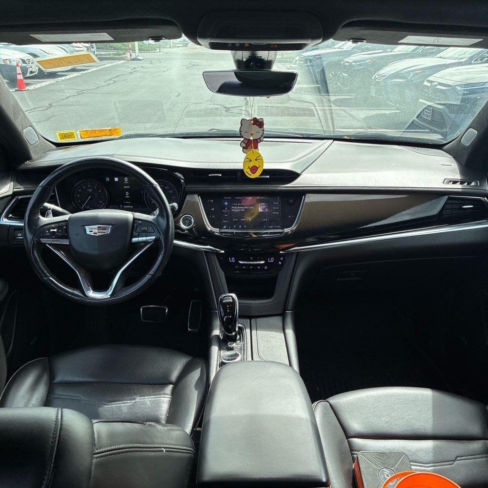 Used 2020 Cadillac XT6 Sport w/ Platinum Package AWD/4WD image 7