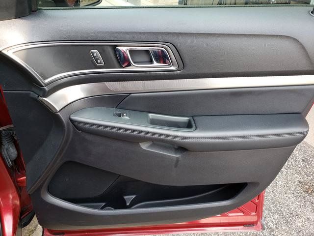 Used 2019 Ford Explorer XLT AWD/4WD image 19