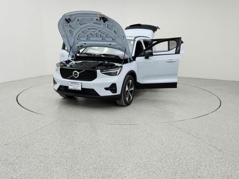 New 2026 Volvo XC40 B5 Plus w/ Protection Package Premier image 9