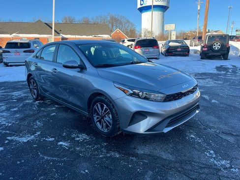 Used 2024 Kia Forte LXS w/ LXS Technology Package image 4