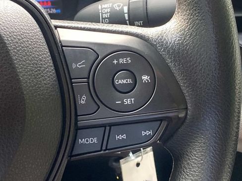 Used 2022 Toyota Corolla LE FWD image 19