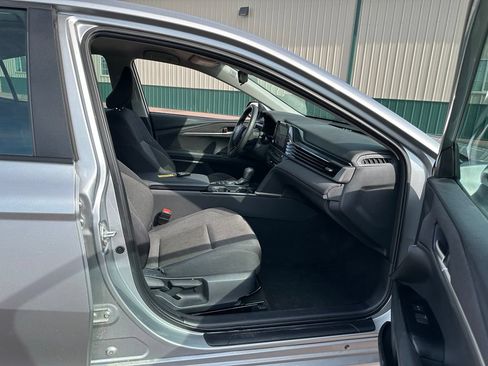 Used 2025 Toyota Camry LE FWD image 27