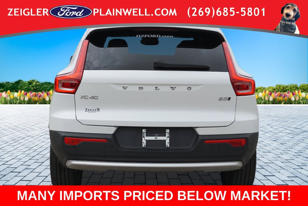 Used 2024 Volvo XC40 B5 Core AWD/4WD image 4