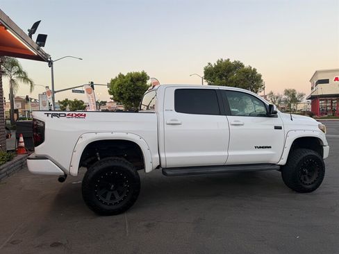 Used 2017 Toyota Tundra Limited w/ Limited Premium Package AWD/4WD image 12