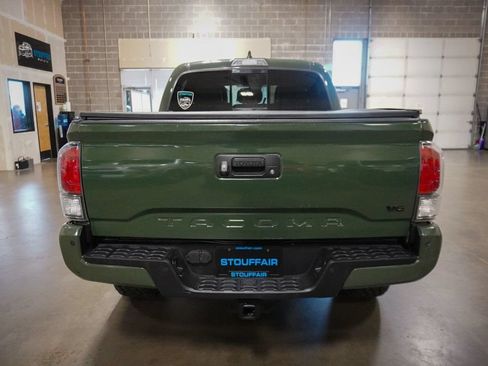 Used 2021 Toyota Tacoma Limited AWD/4WD image 5