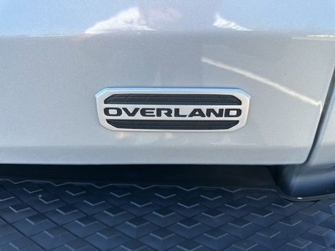 Used 2023 Jeep Gladiator Overland image 30