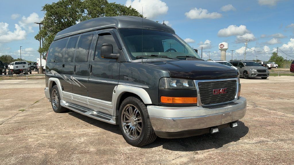 Used 2014 GMC Savana 1500 RWD image 1