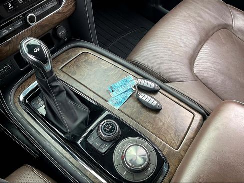 Used 2021 INFINITI QX80 Premium Select w/ All-Season Package image 37