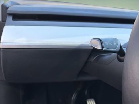 Used 2024 Tesla Model Y Performance image 22