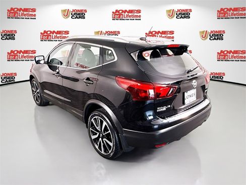 Used 2018 Nissan Rogue Sport SL w/ SL Premium Package image 2