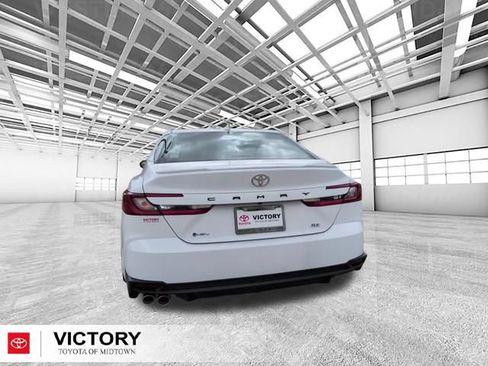 Used 2026 Toyota Camry SE w/ Convenience Package FWD image 5