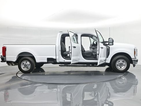 New 2026 Ford F350 XL w/ XL Chrome Package RWD image 4