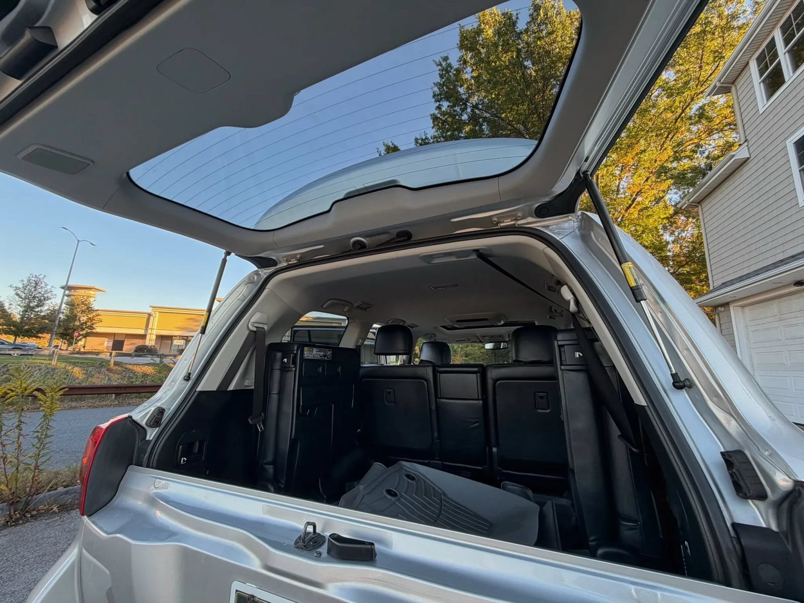 Used 2013 Toyota Land Cruiser AWD/4WD image 76