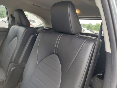 Used 2022 Toyota Highlander XLE AWD/4WD image 36