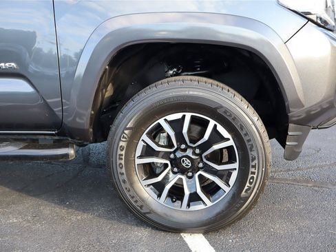 Used 2023 Toyota Tacoma TRD Sport AWD/4WD image 11