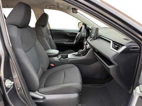 Used 2019 Toyota RAV4 LE w/ All Weather Liner Package image 18