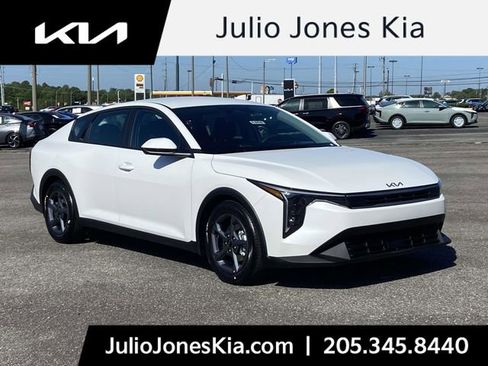 New 2026 Kia K4 FWD image 1