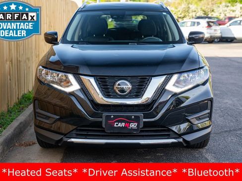 Used 2019 Nissan Rogue SV image 2