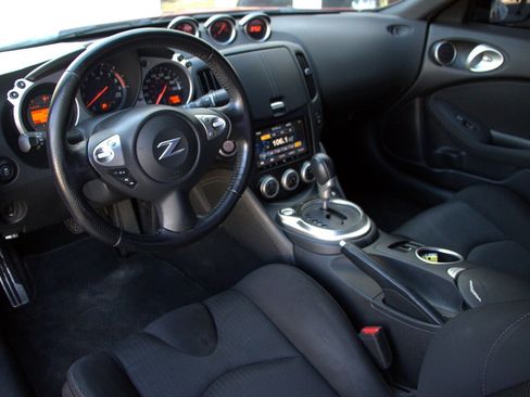 Used 2019 Nissan 370Z Coupe image 15