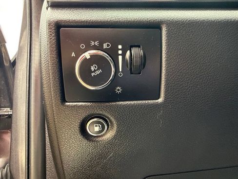 Used 2020 Jeep Grand Cherokee Limited AWD/4WD image 28