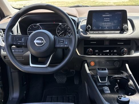 Used 2023 Nissan Rogue SV image 4