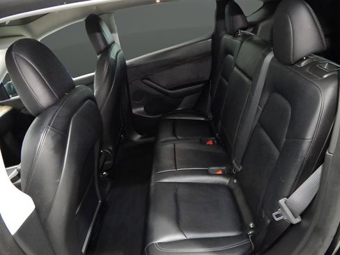 Used 2022 Tesla Model Y Performance image 17